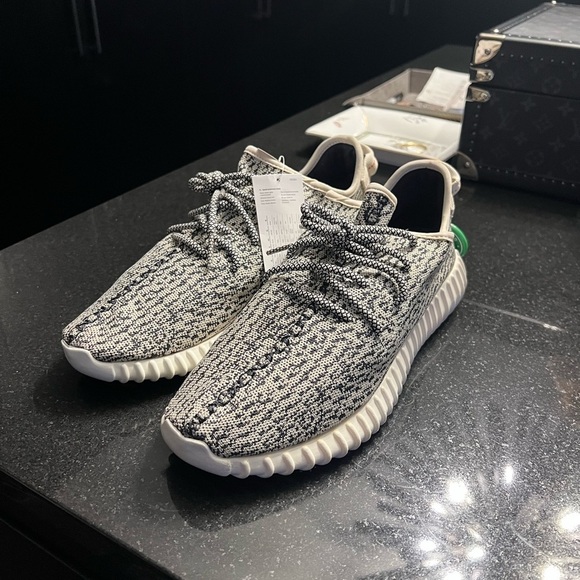 Adidas Yeezy Boost Mens Sz 12 NWT - Picture 4 of 9